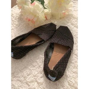 Toms shoes